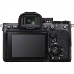 Câmera Fotográfica Digital Sony Alpha 7 IV Mirrorless com Lente FE 28-70mm f/3.5-5.6 OSS Preta e Kit de Acessórios